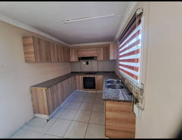 3 BEDROOM PROPERTY TO RENT IN GROVE END